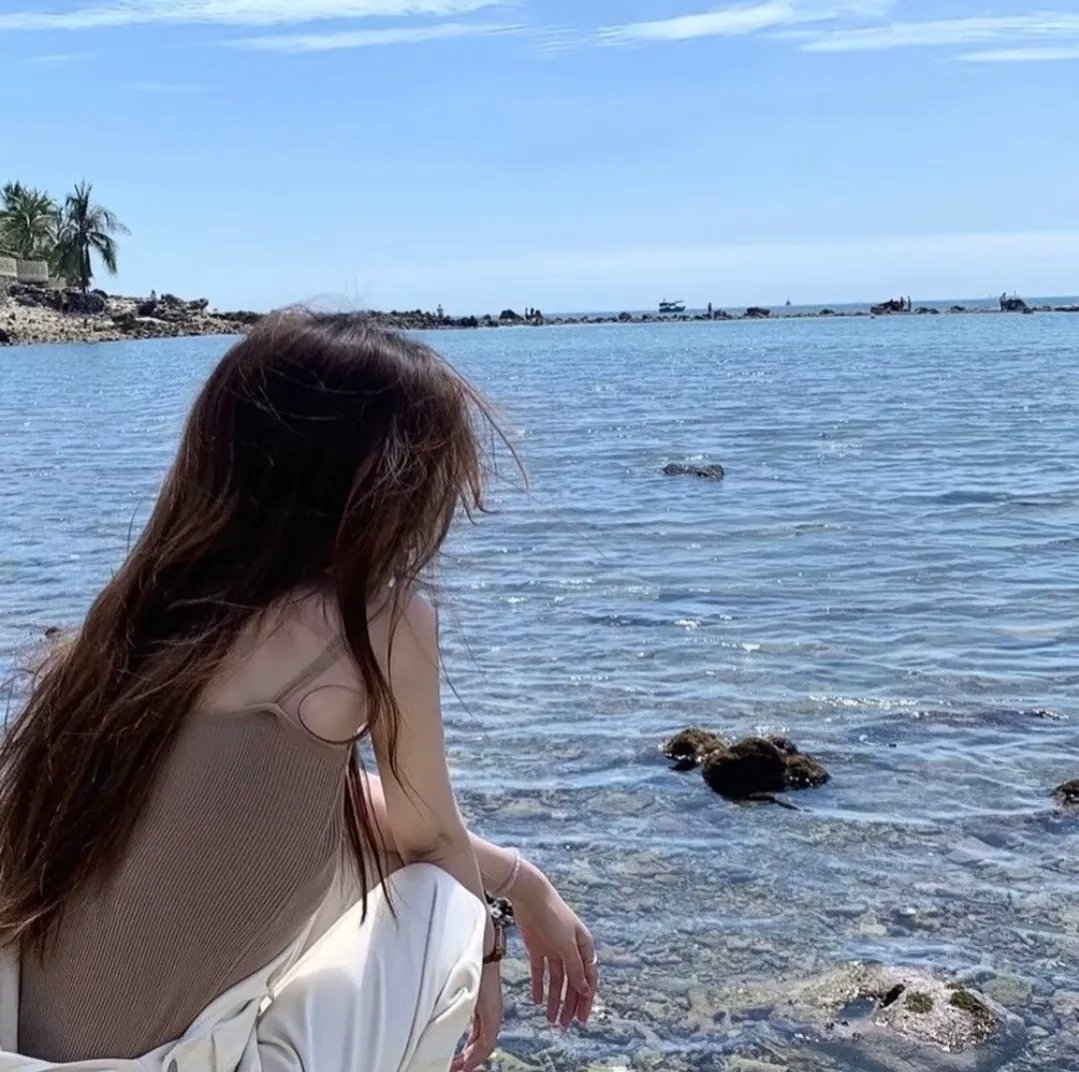 神圣性女海报